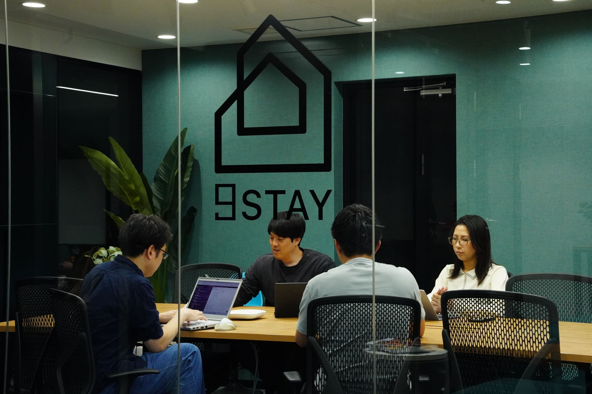 9STAY members